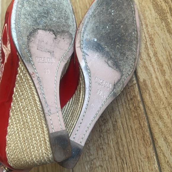 Prada Red Patent Leather Espadrille Wedge Peep Toe Heels Size 39 (8.5-9) - Picture 8 of 16